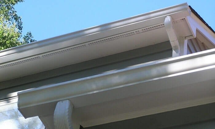 White 5 inch and 6 inch seamless gutters